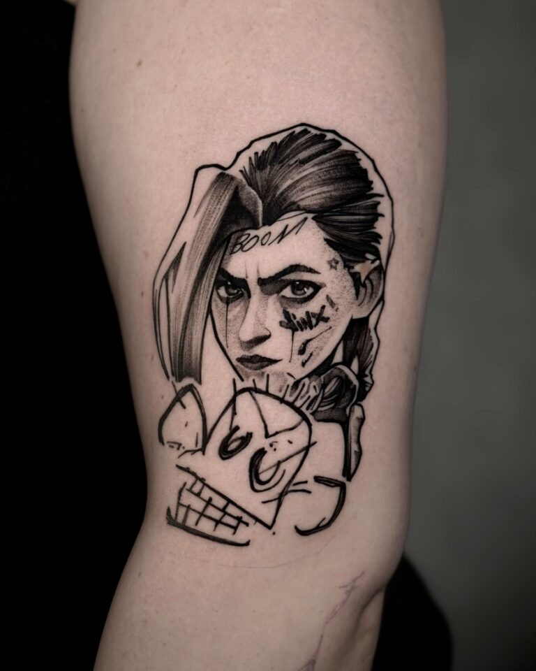 Tatuaż blackwork wykonany przez Crystal.tt